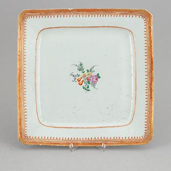 A famile rose export porcelain squared serving dish, Qing dynasty, Qianlong (1736-95).