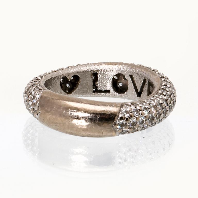 Ole Lynggaard ring 18K vitguld med 159 briljanter 1,75 ct totalt TW VS, "Love Collection", original etui.