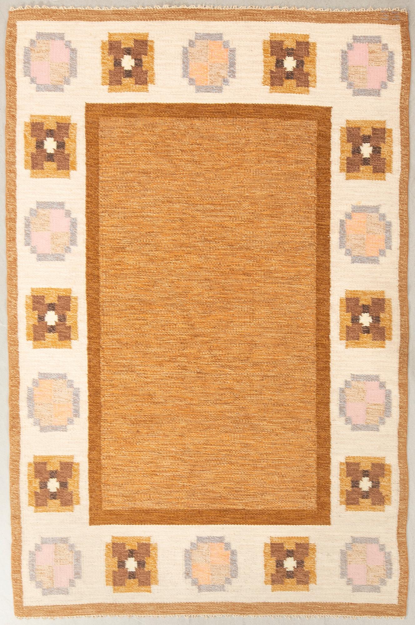 Rölakan rug signed GG, approximately 235x168 cm.