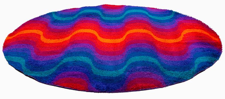 Verner Panton, a machine made pile carpet, 'Wave', diameter c. 243 cm, Unika Vaev, Denmark.