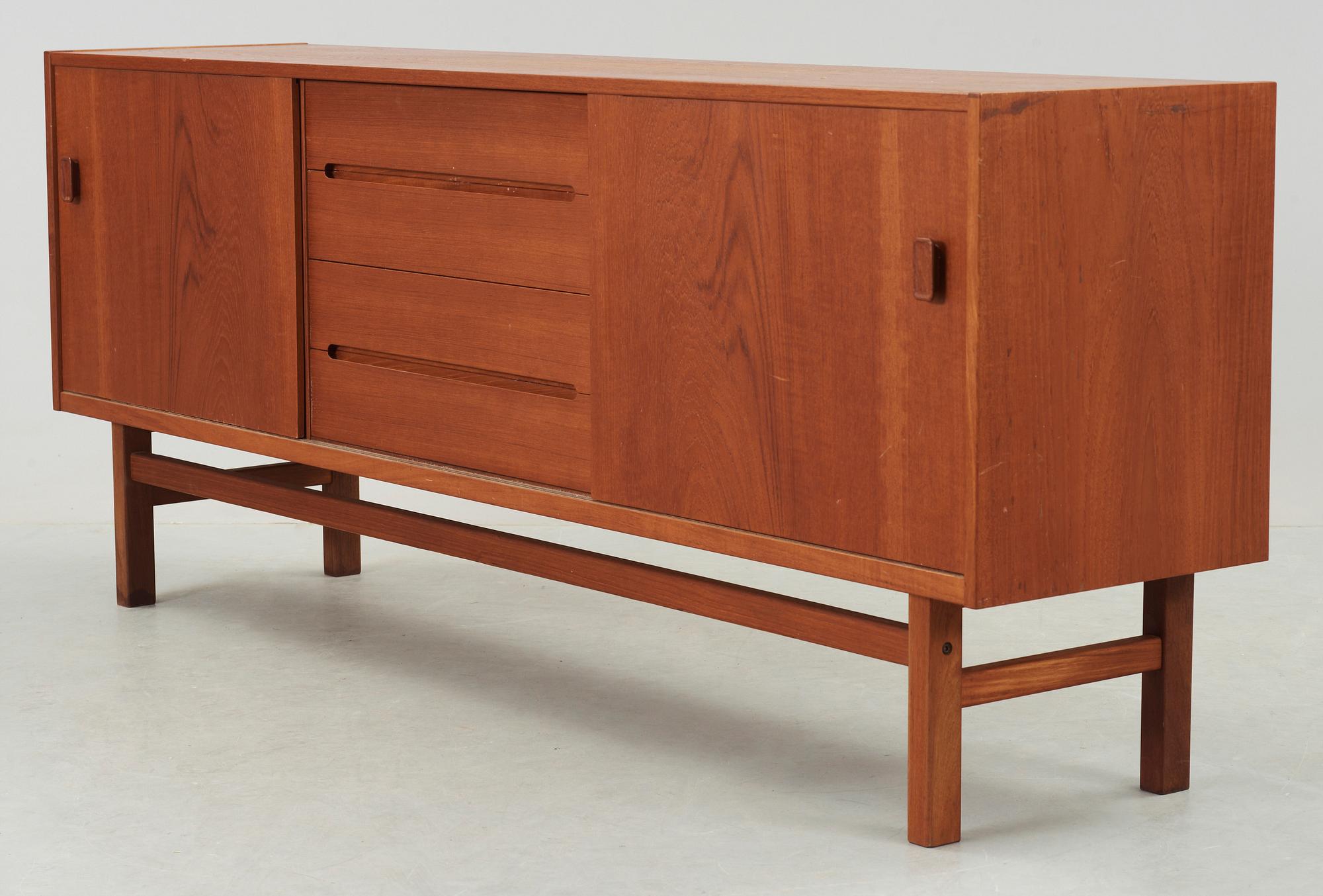 SIDEBOARD, "Arild", Nils Jonsson, Troeds, 1900-talets andra hälft.