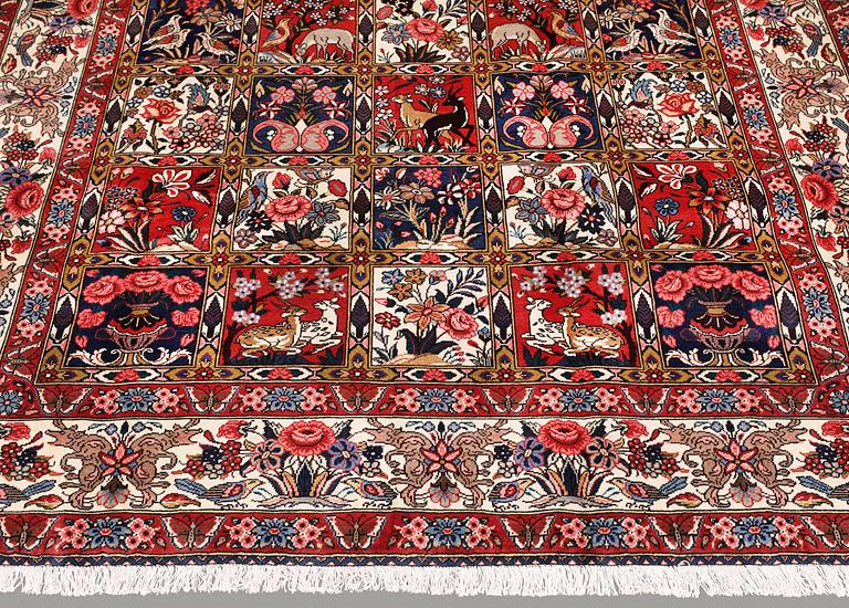 A Bakhtiari carpet, c. 305 x 207 cm.