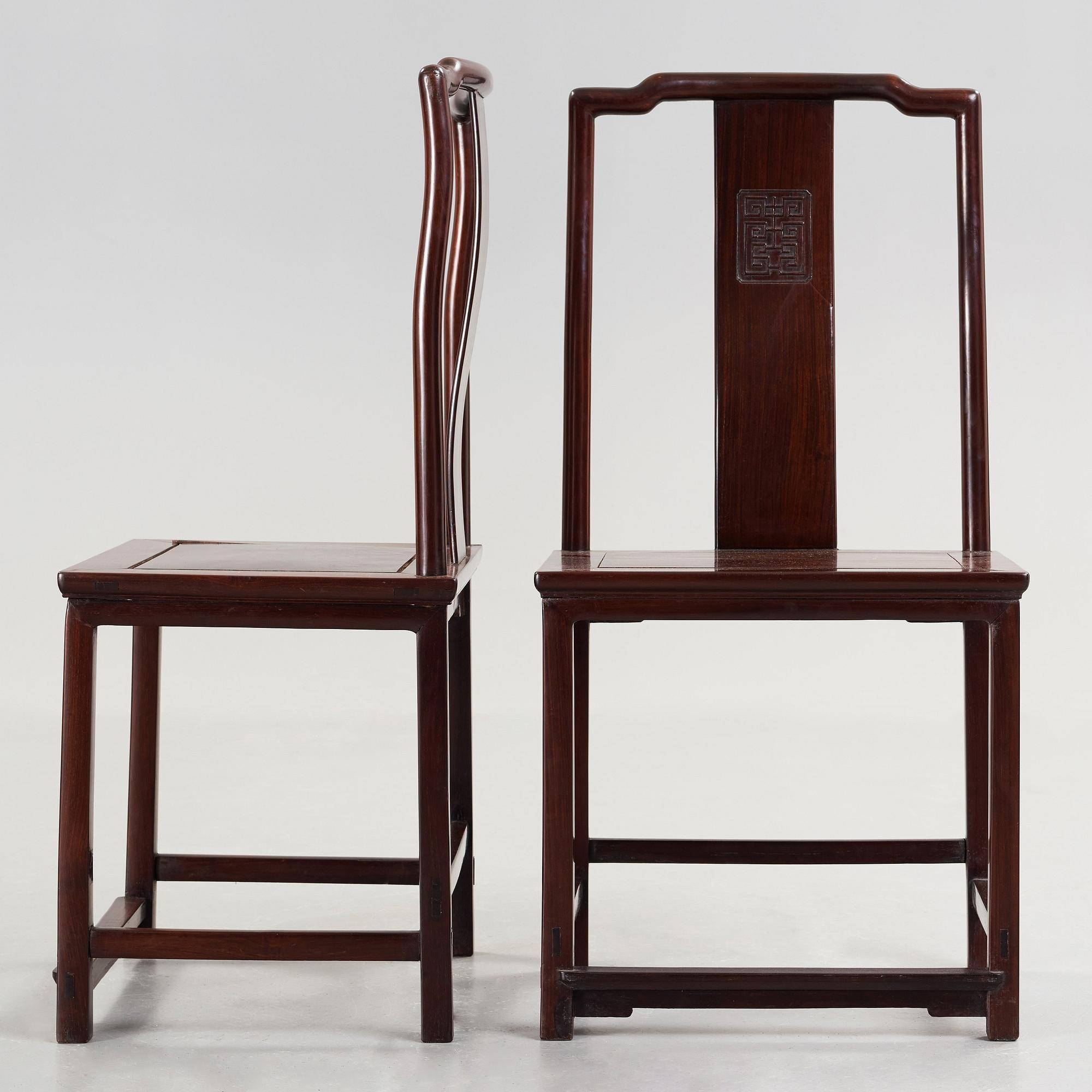 STOLAR, ett par, hardwood. Qingdynastin (1644-1912).