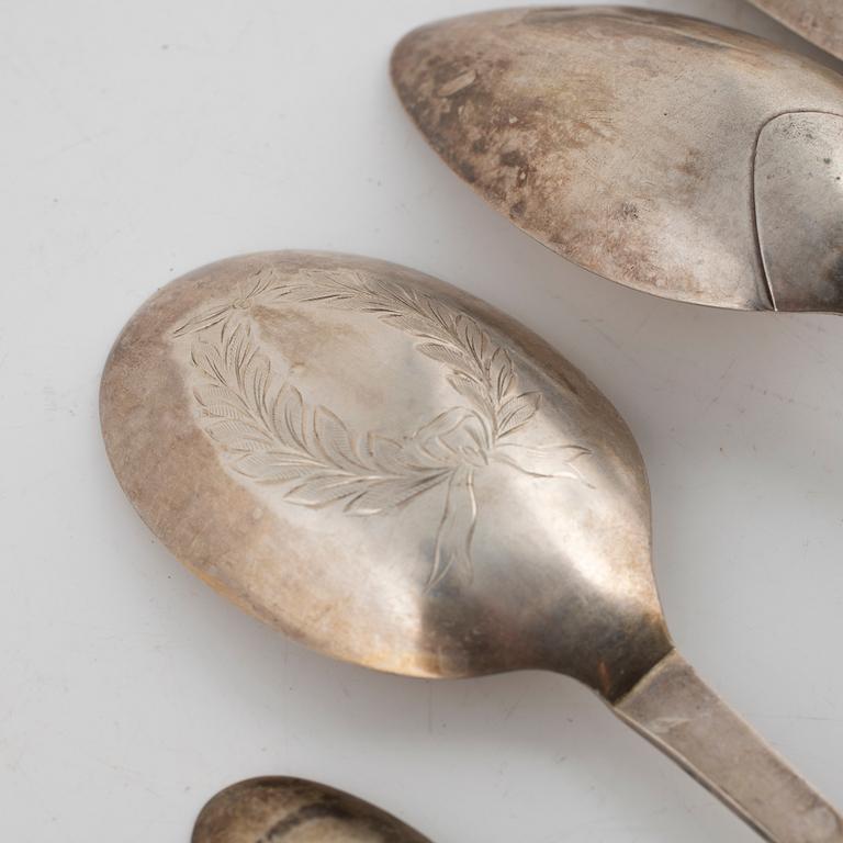 Skedar, 14st, silver, olika mästare, 17-, 18- och 1900-tal.