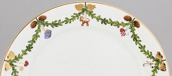 A 32-piece Christmas dinner service, porcelain, Royal Copenhagen.