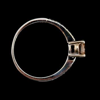RING, 14 k vitguld, briljantslipade diamanter tot ca 0.54 ct.