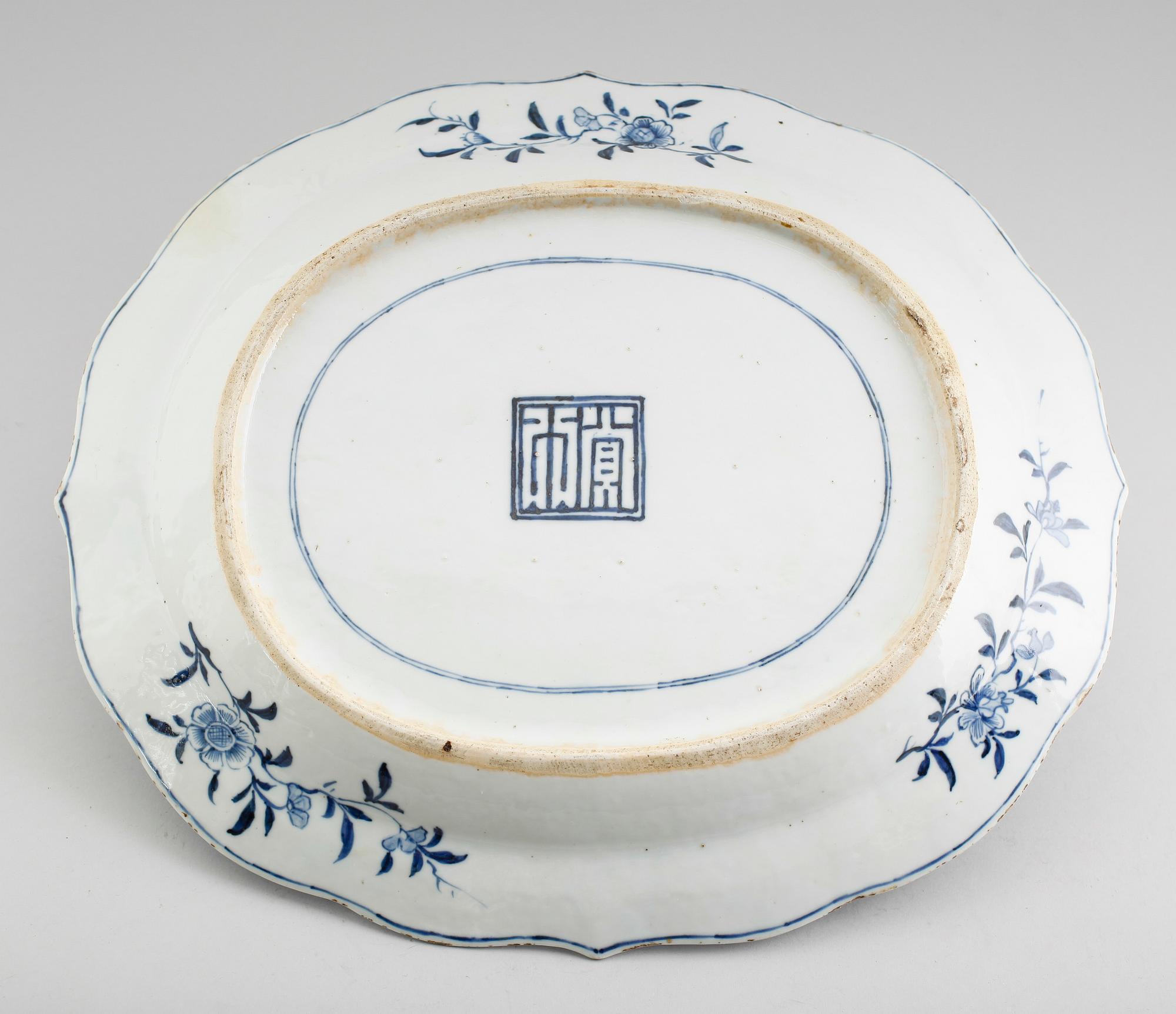 STEKFAT, porslin, Kina, Qianlong 1736-1795.