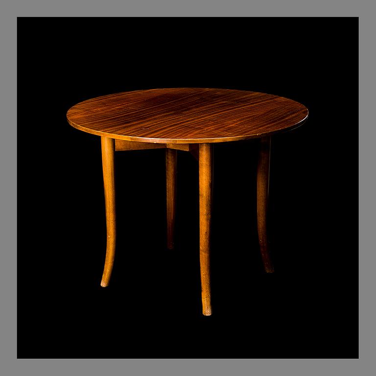 GUNNEL NYMAN, TABLE. Manufactured by Boman. 1940s.