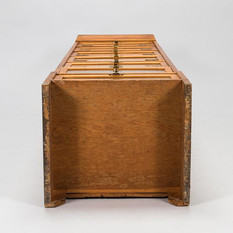 Arkiveringsskåp, 1900-talets första hälft.