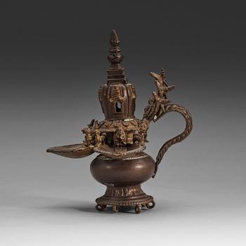 26. KANNA/LAMPA, kopparlegering. Tibet/Nepal, 1800-tal.