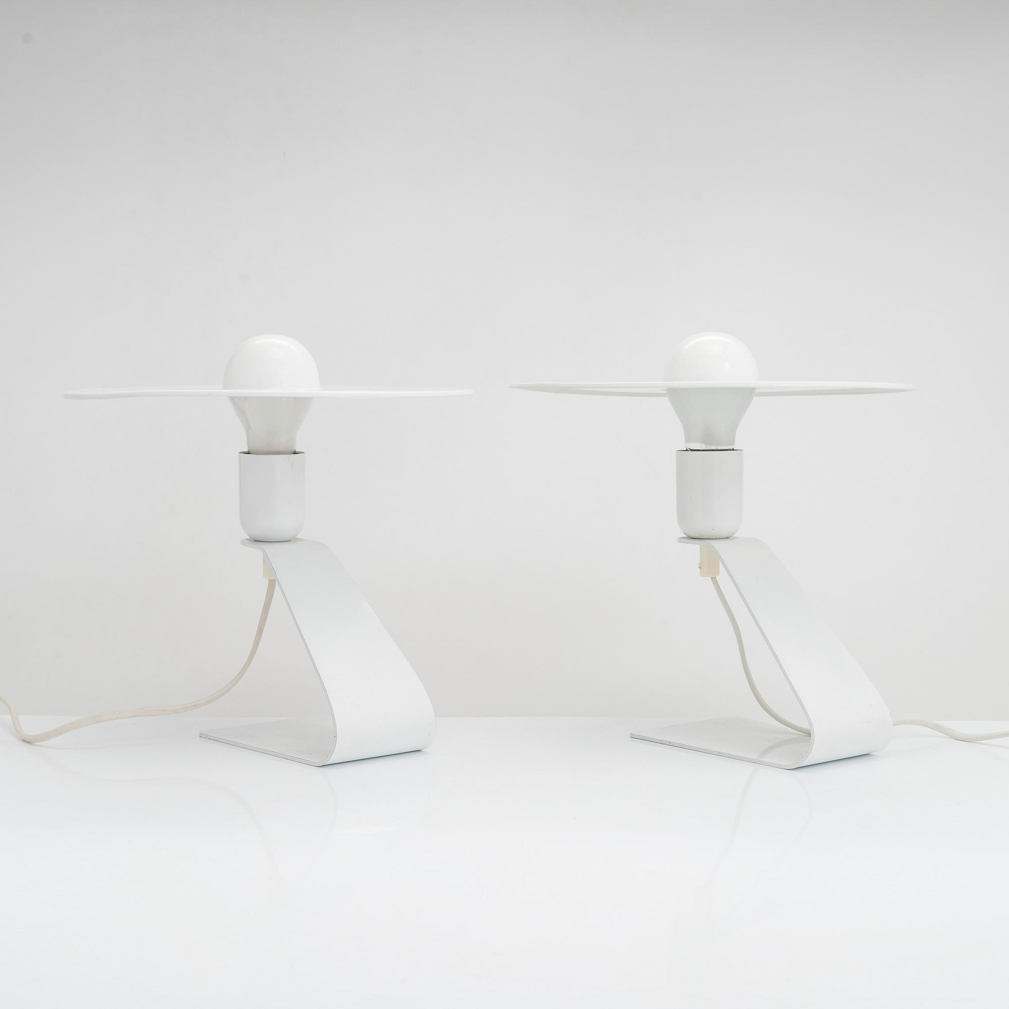 A pair of 1980s table lights.