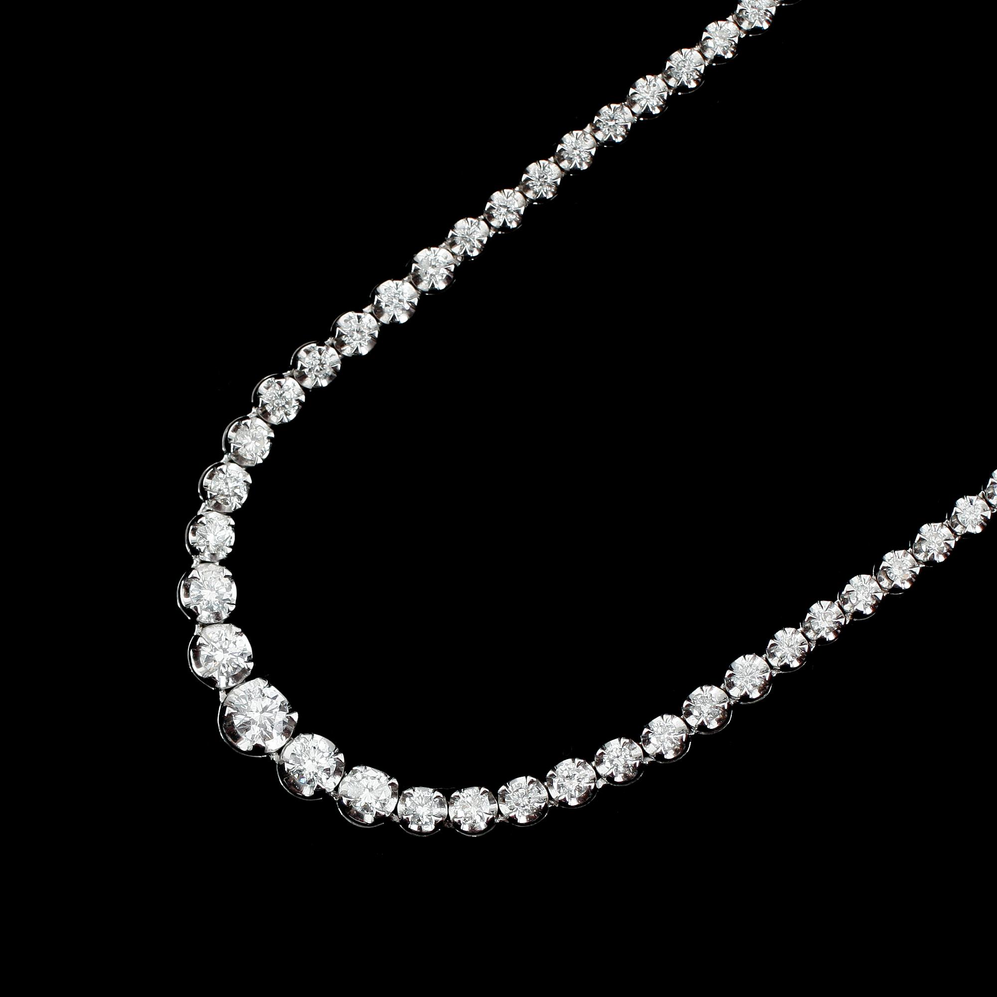COLLIER, 18 k vitguld, briljantslipade diamanter totalt 3.00 ct.