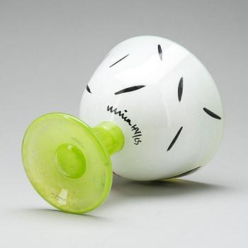 SKÅL, glas, Ulrica Hydman-Vallien. Artist coll. Kosta Boda. Signerad.