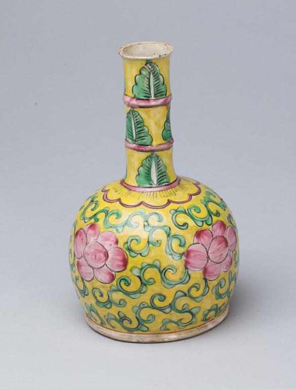 VAS, porslin, Kina, 18/1900-tal.