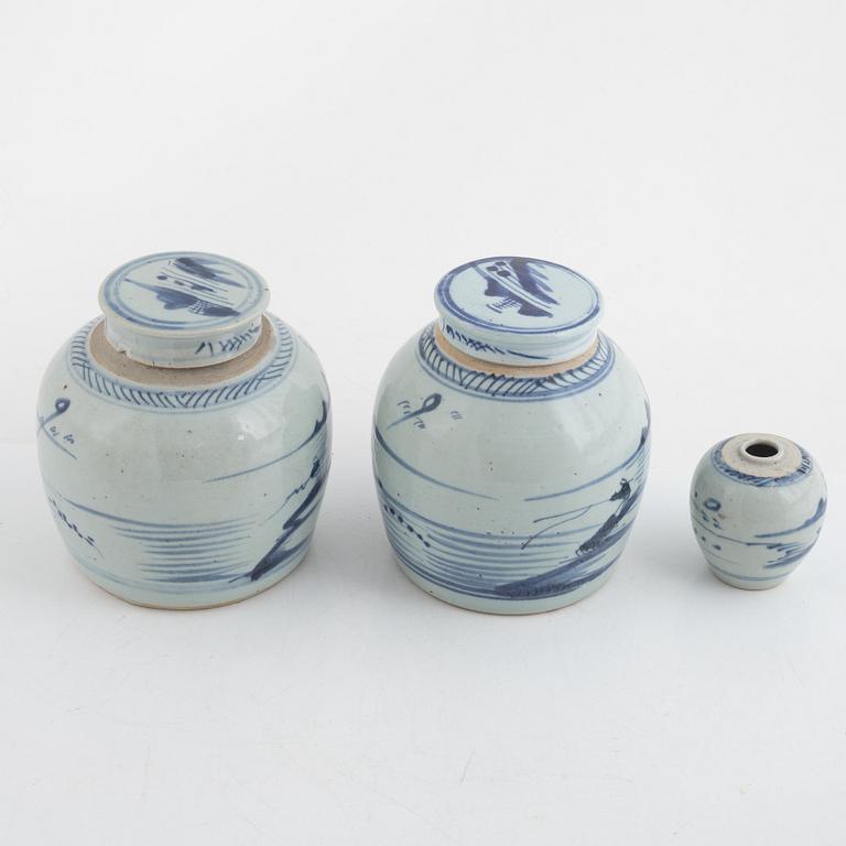 Five porcelain ginger jars, China, Qing dynasty, 19th century.