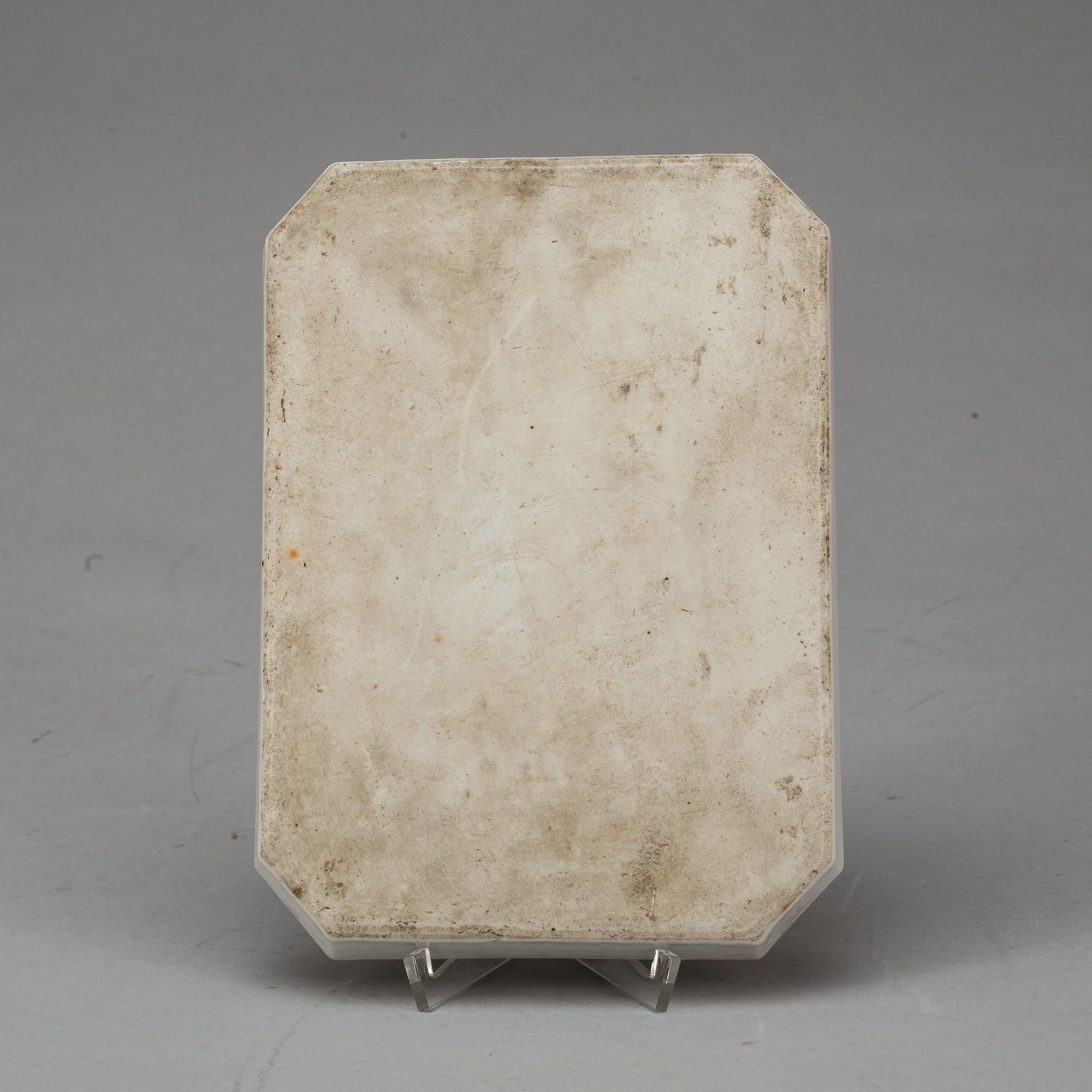 BRICKA, porslin, Kina, 1800/1900-tal.