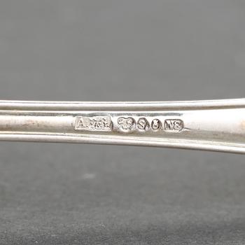 PARTI SILVER, mestadels kaffeskedar. Bl a "Rosenholm", GAB, Stockholm 1939. Total vikt ca 754 gram.
