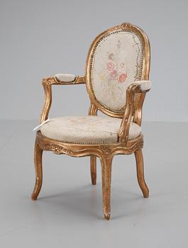 KARMSTOL, gustaviansk, sign OES, 1700-talets slut.