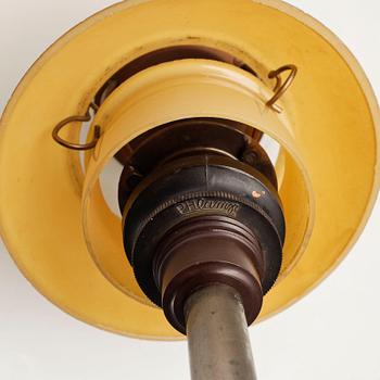 BORDSLAMPA "3/2", Poul Henningsen, 1900-tal.