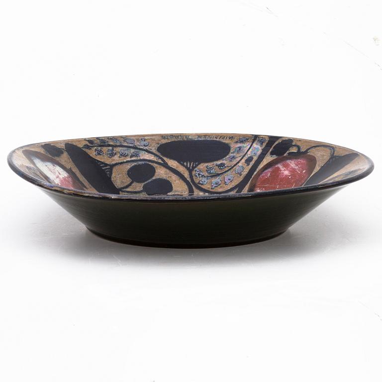 BIRGER KAIPIAINEN, a decorative bowl signed Kaipiainen Arabia.