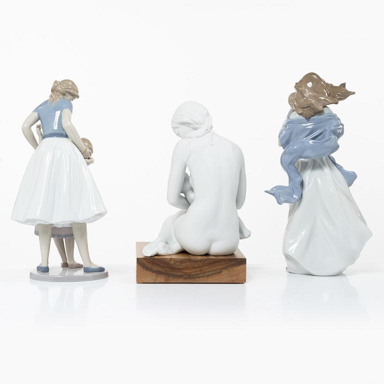 Lladró, figuriner, 3 st, "A nurturing bond", "Loving touch" och "Want to be like you", Spanien.