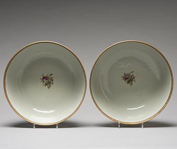 A pair of famille rose punch bowls, Qing dynasty, 18th Century.