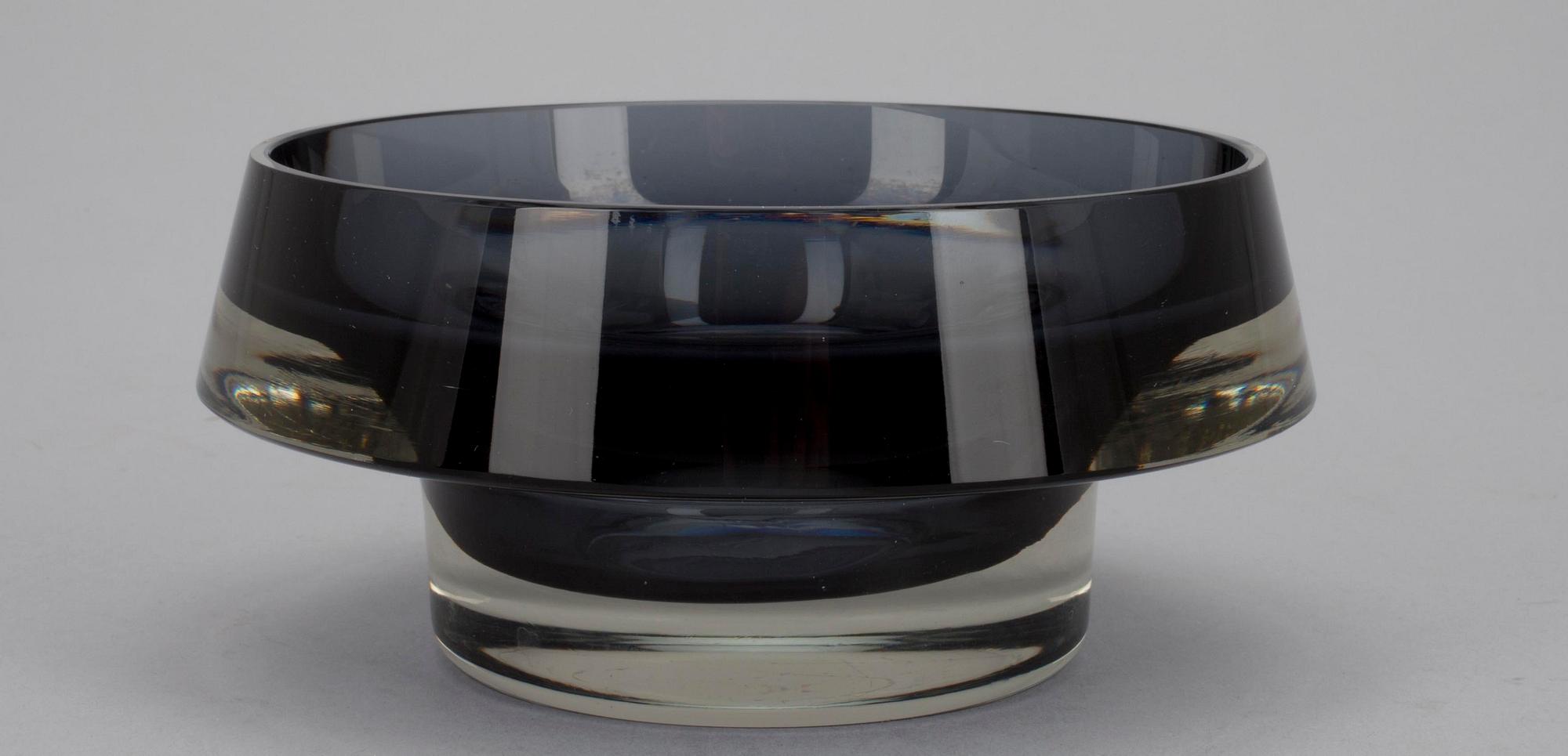 SKÅL, glas, KF 261, sign. K. Franck Nuutajärvi Notsjö.