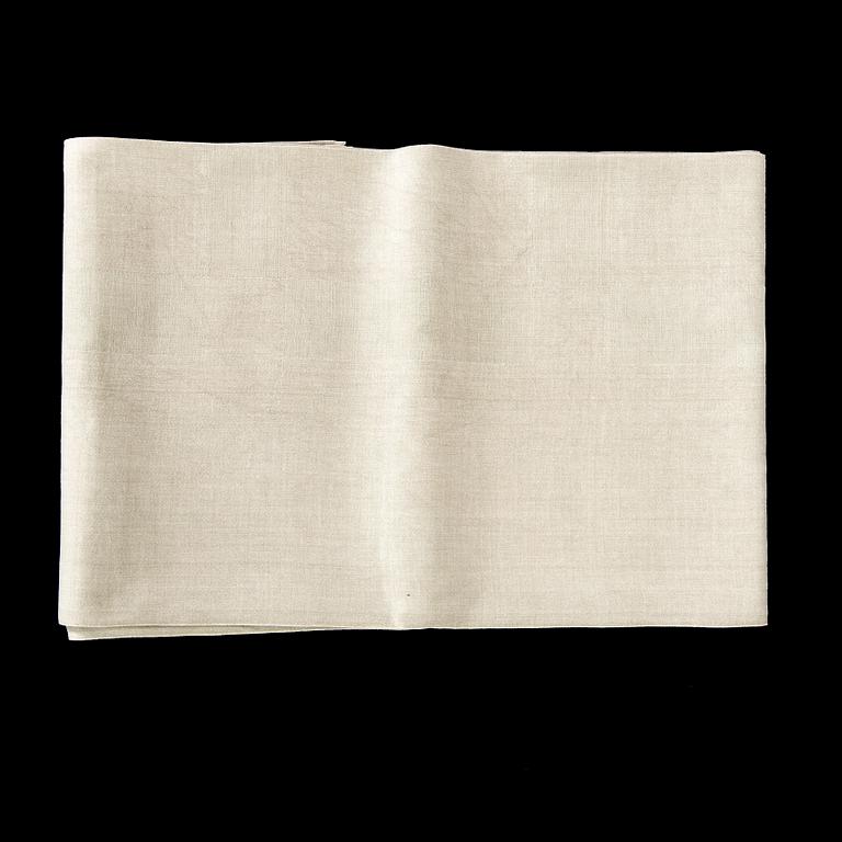 INGRID DESSAU, as Nobel tablecloth and 12 napkins.