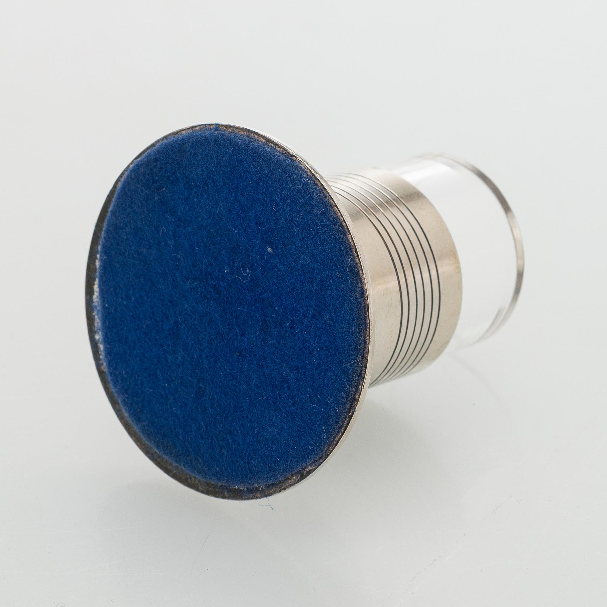 Kokoelma kattausesineitä, 17 osaa.