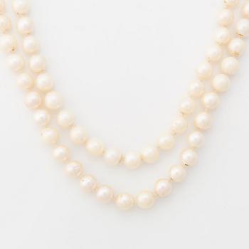 Cultured salt water pearl necklace, Claps 18K gold with enamel and old cut diamonds.