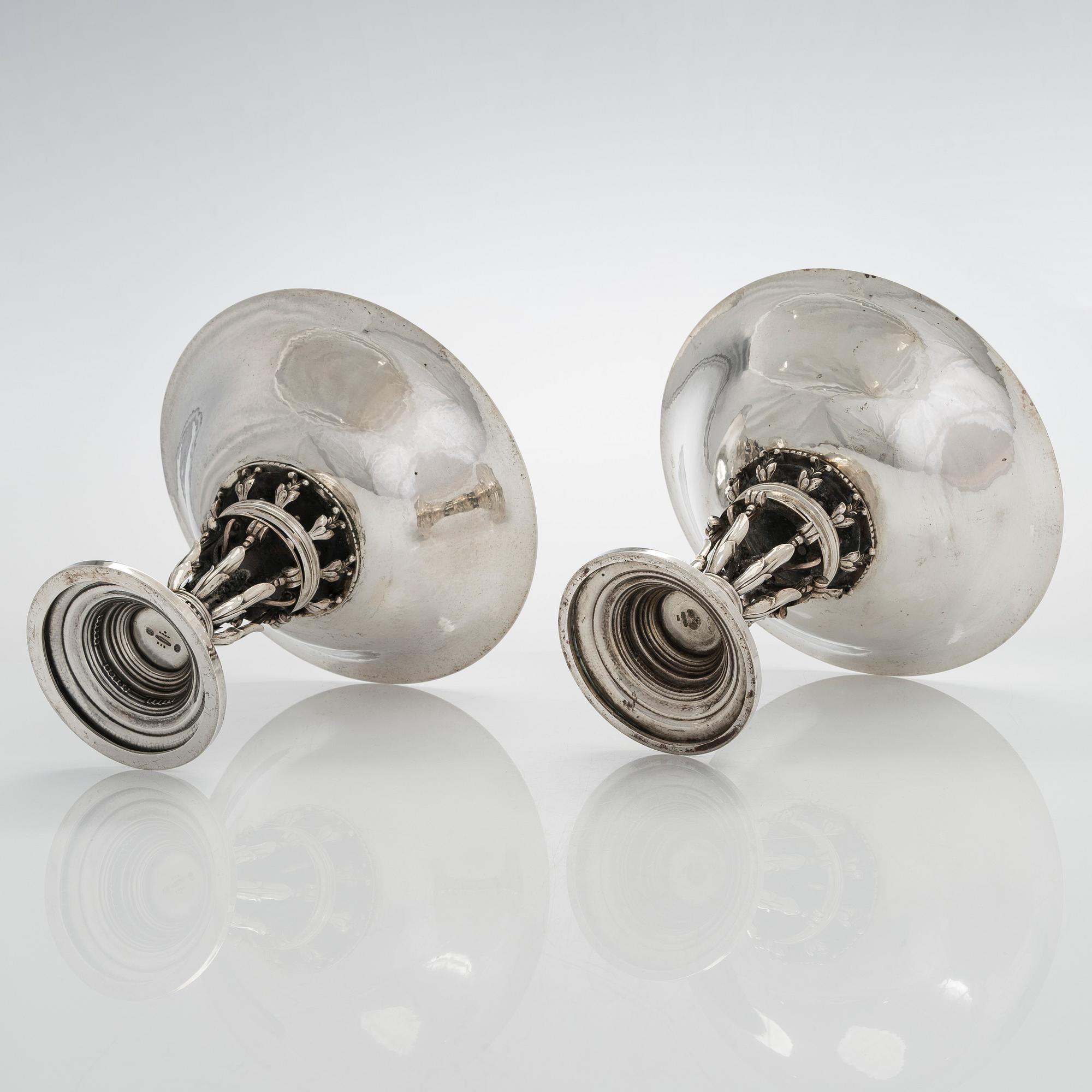 A pair of centrepiece silver bowls by Johan Rohde for Georg Jensen, Copenhagen 1915-1919. Design nr 252.