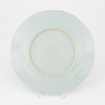 Servisdelar, porslin, 43 st, Kina, Qingdynastin, mestadels Qianlong (1735-95).