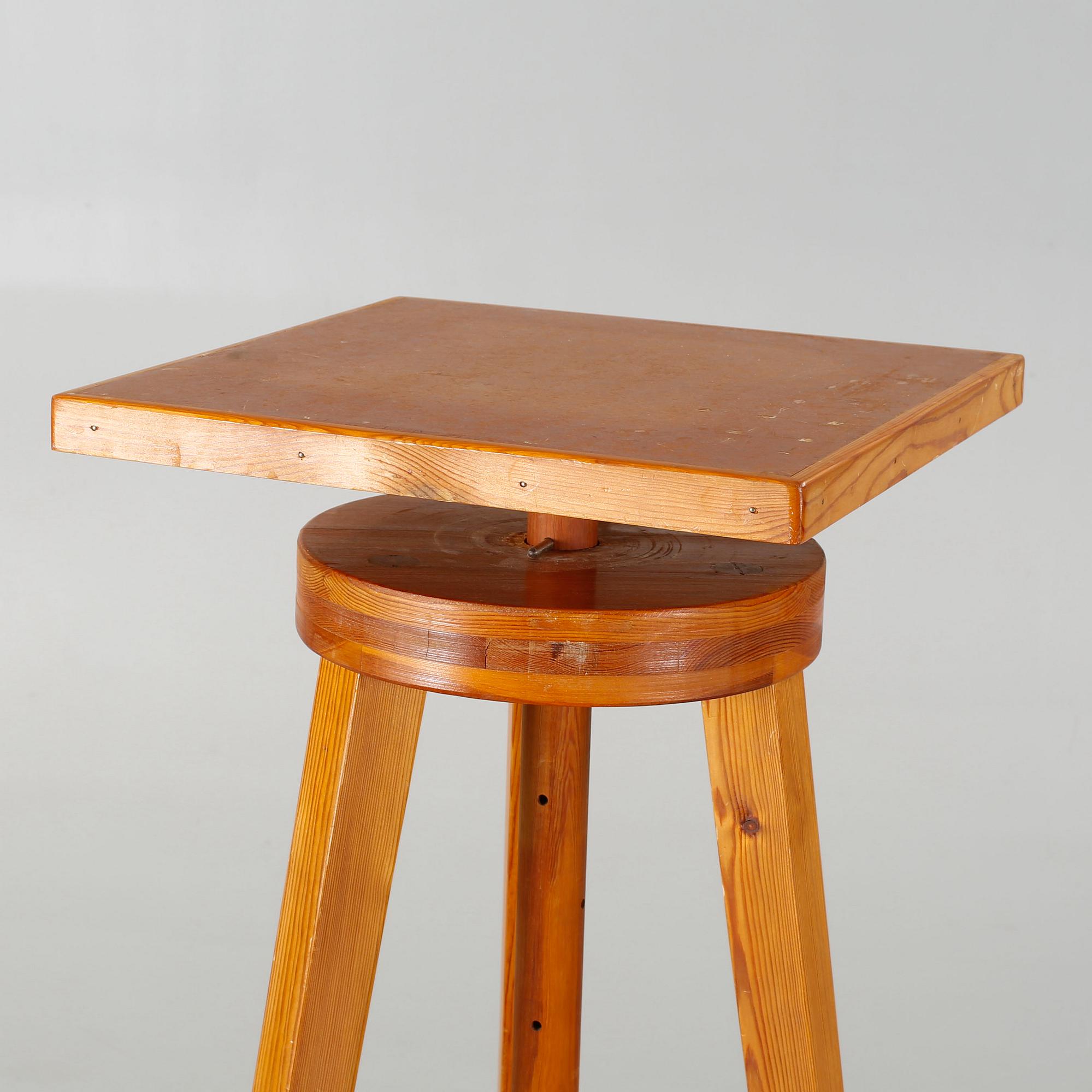 A sculpting table from the mid 20th century.