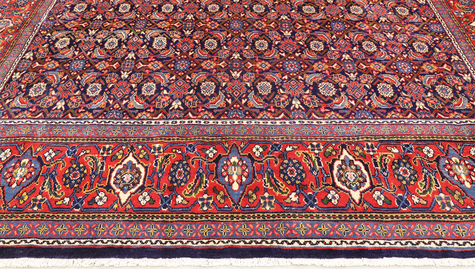 A Sarouk carpet, c. 406 x 302 cm.