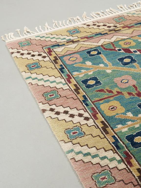 Märta Måås-Fjetterström, MATTA. "Almarna". Flossa. 308 x 203,5 cm. Signerad AB MMF.