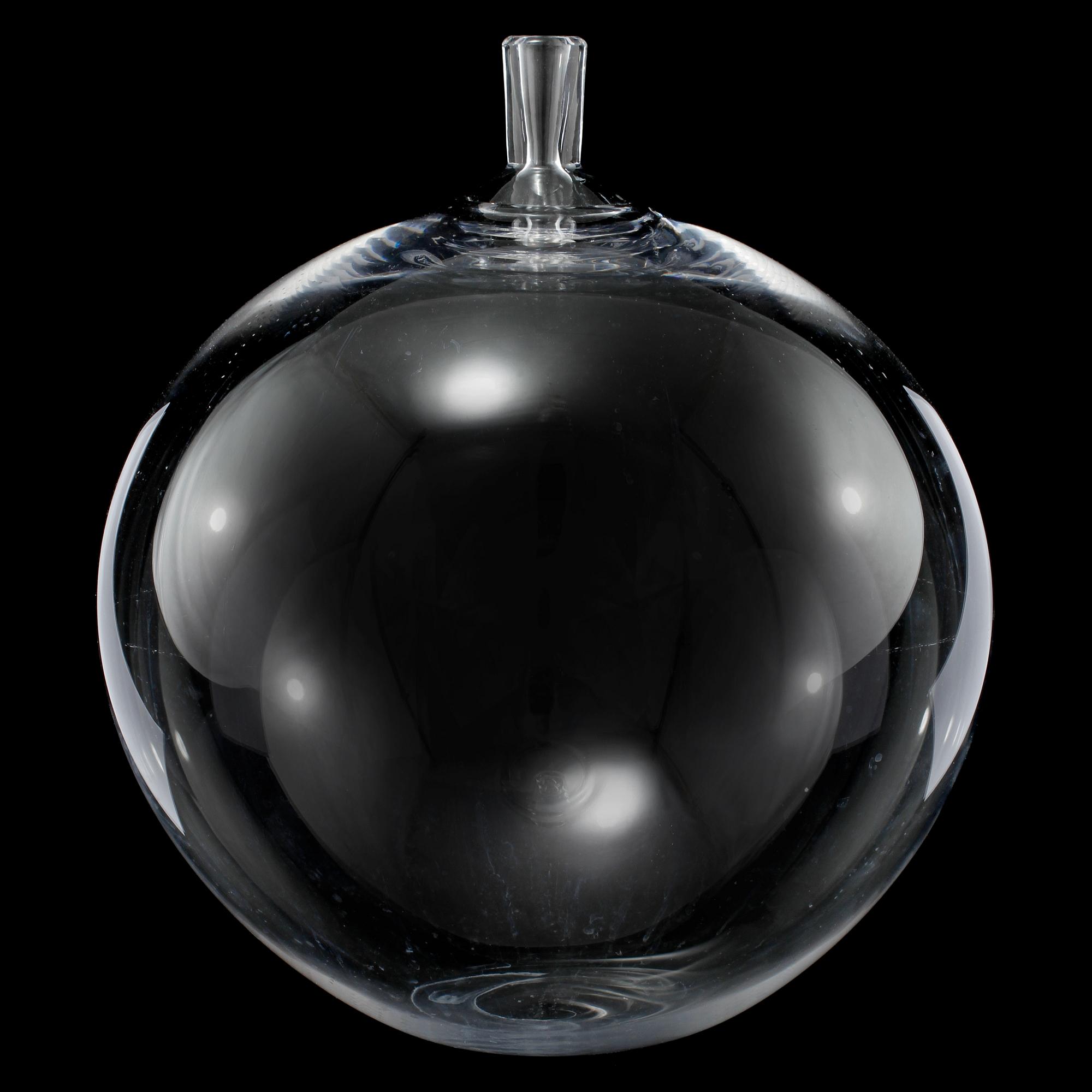 VAS, glas "Äpplet", Ingeborg Lundin, Orrefors, 1900-talets andra hälft.