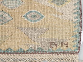 CARPET. "Tånga, ljus". 236 x 175,5 cm. Gobelängteknik (tapestry weave). Signed AB MMF BN.