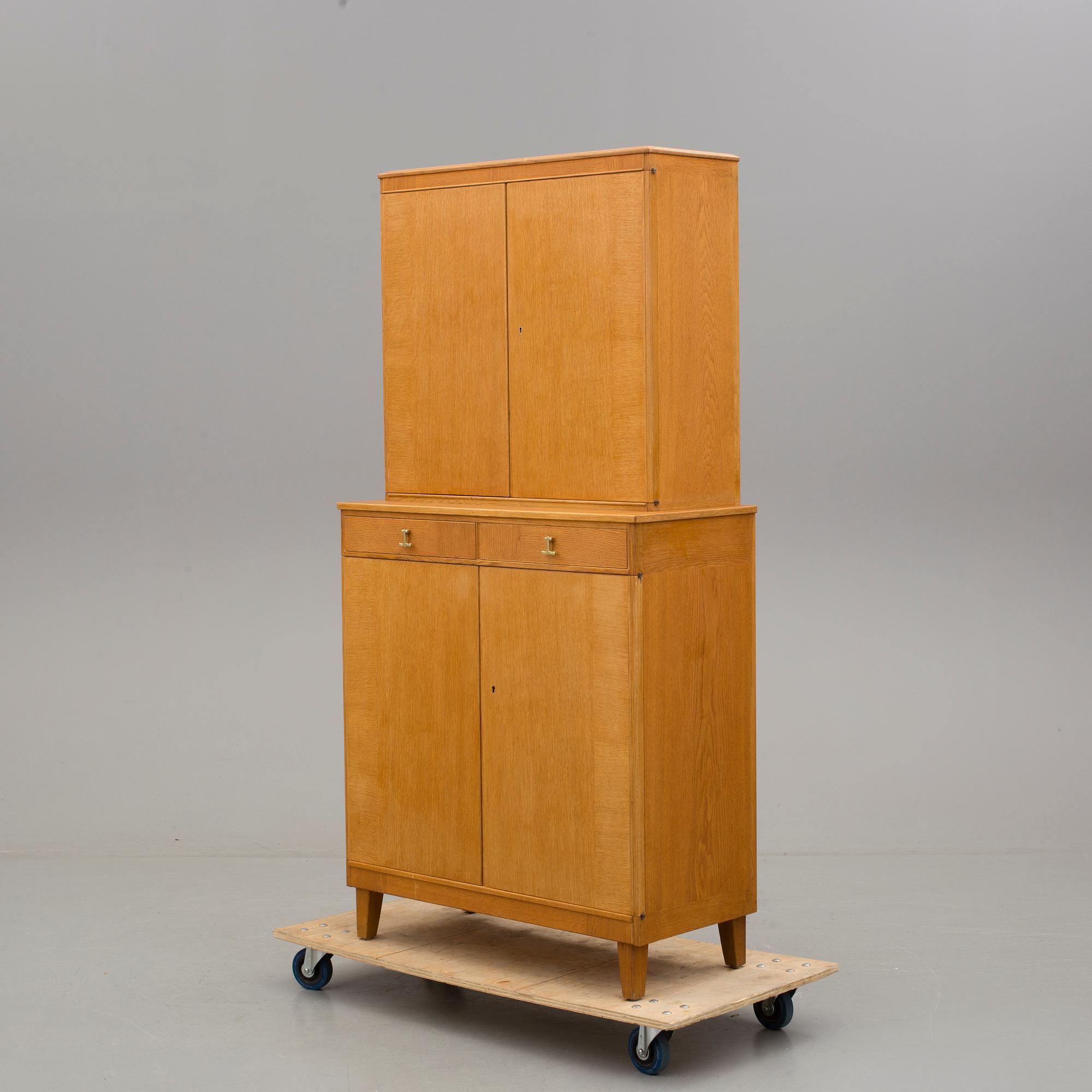 SKÅP, "Gustavus", Carl Malmsten, Åfors, formgiven 1941.