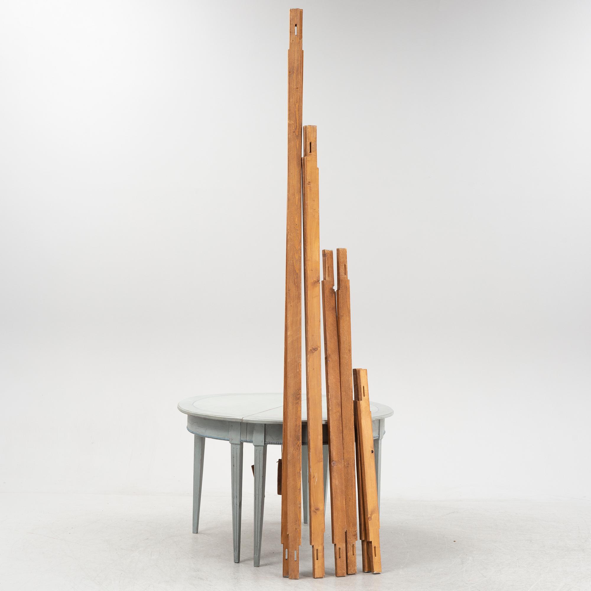 Matbord, gustaviansk stil, 1900-tal.