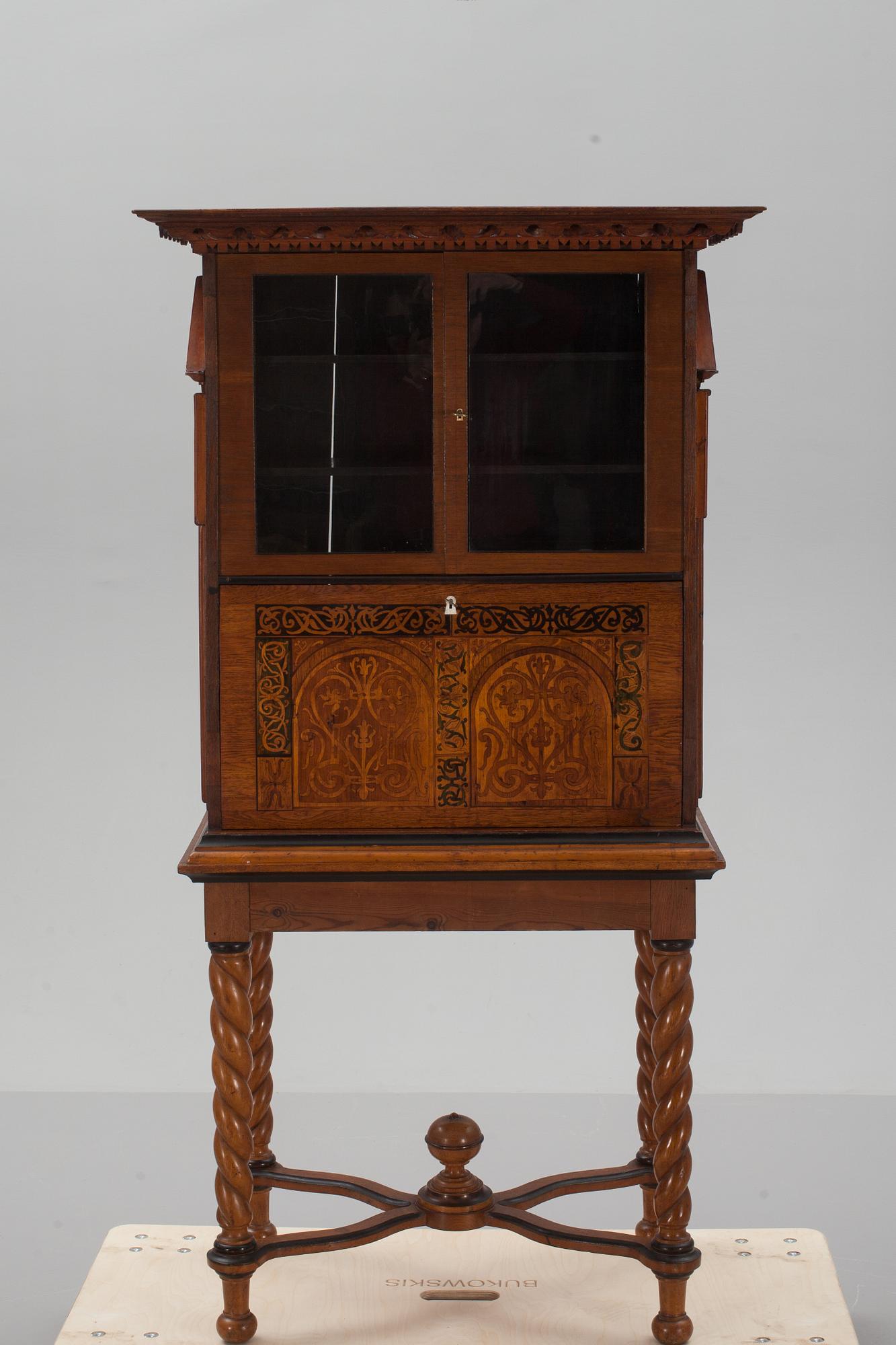 BARSKÅP, renässansstil. 1800-tal.