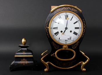BORDSPENDYL, Louis XV-stil.