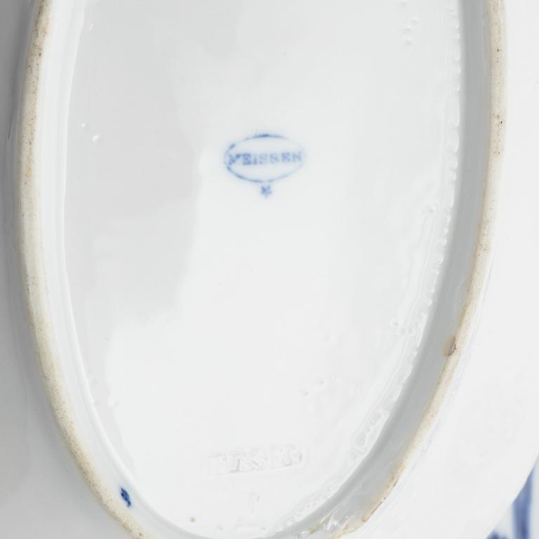 A 33-piece porcelain dinner service, "Ziebelmunter", mostly STadt Meissen, Germany.