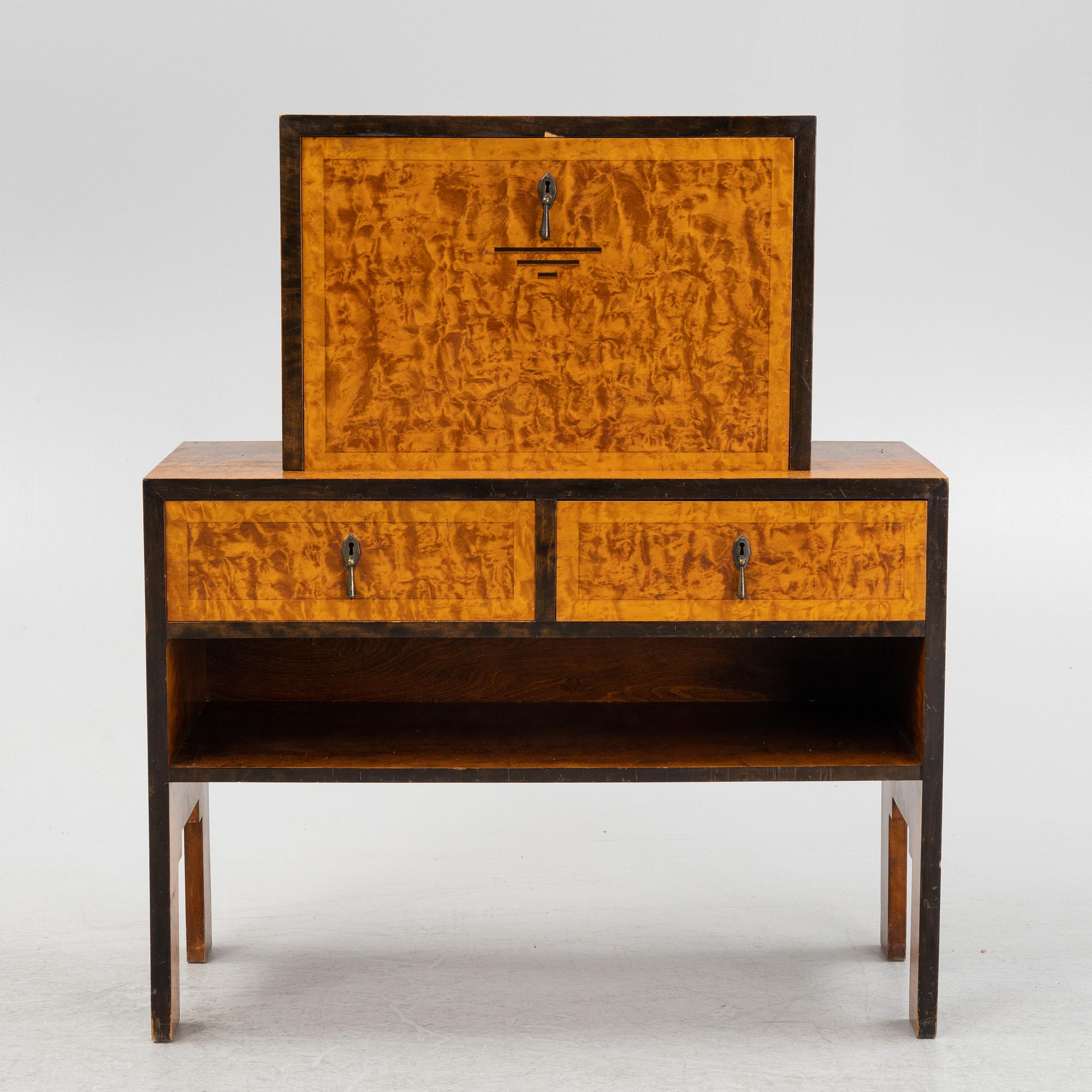 A 1930's cabinet.