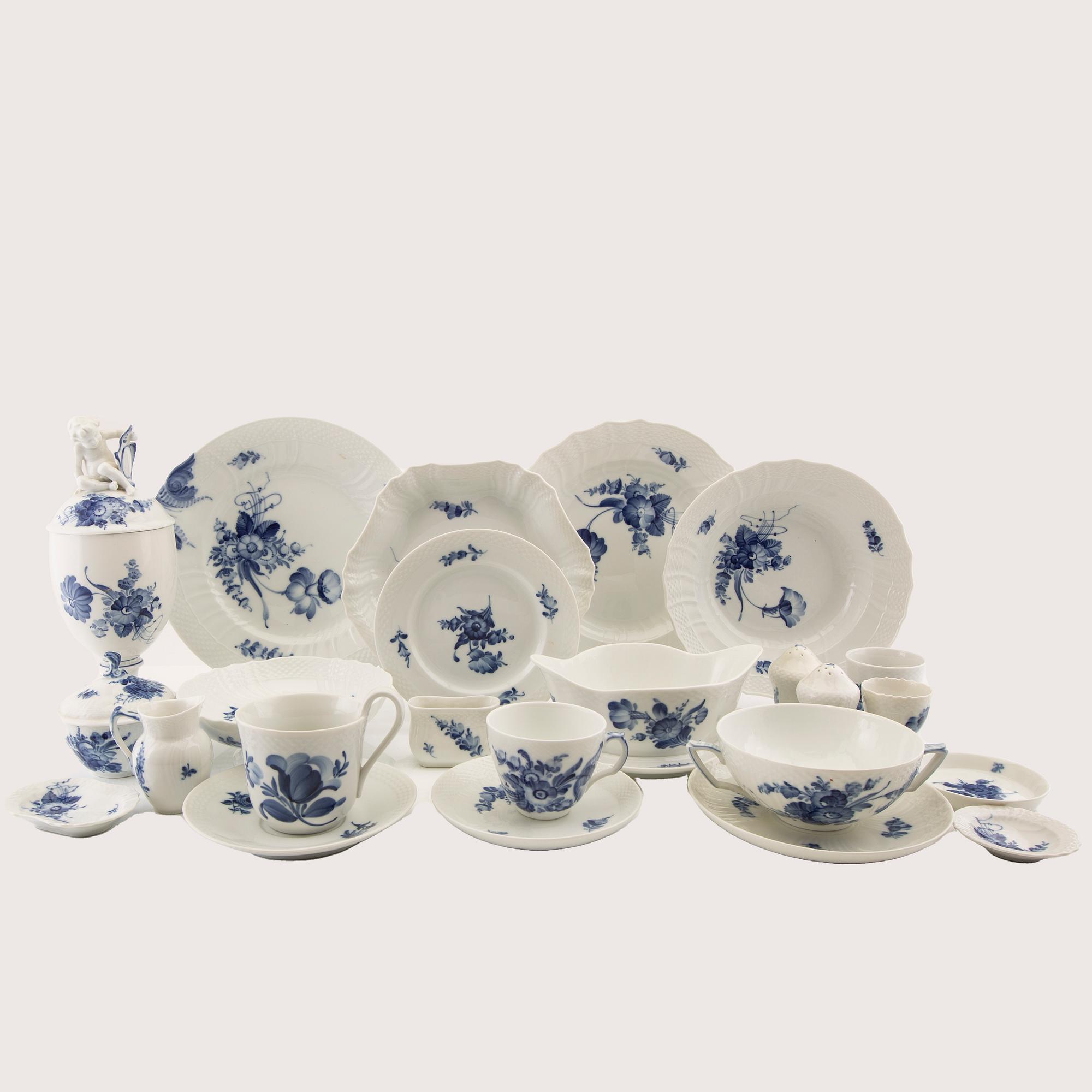 Servis "Blå blomst" 97 dlr Royal Copenhagen porslin.