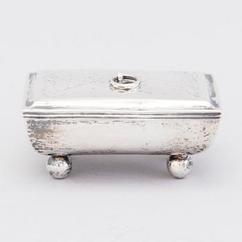 SKRIN och BÄGARE, silver, Carl Lagström Åbo 1860 och Wilhelm Porthan, Viborg 1888.