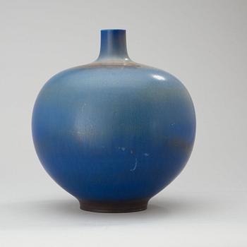 A Berndt Friberg stoneware vase, Gustavsberg Studio 1957.