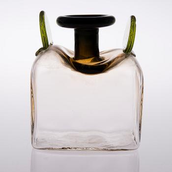 A bottle signed Oiva Toikka, Nuutajärvi Notsjö.