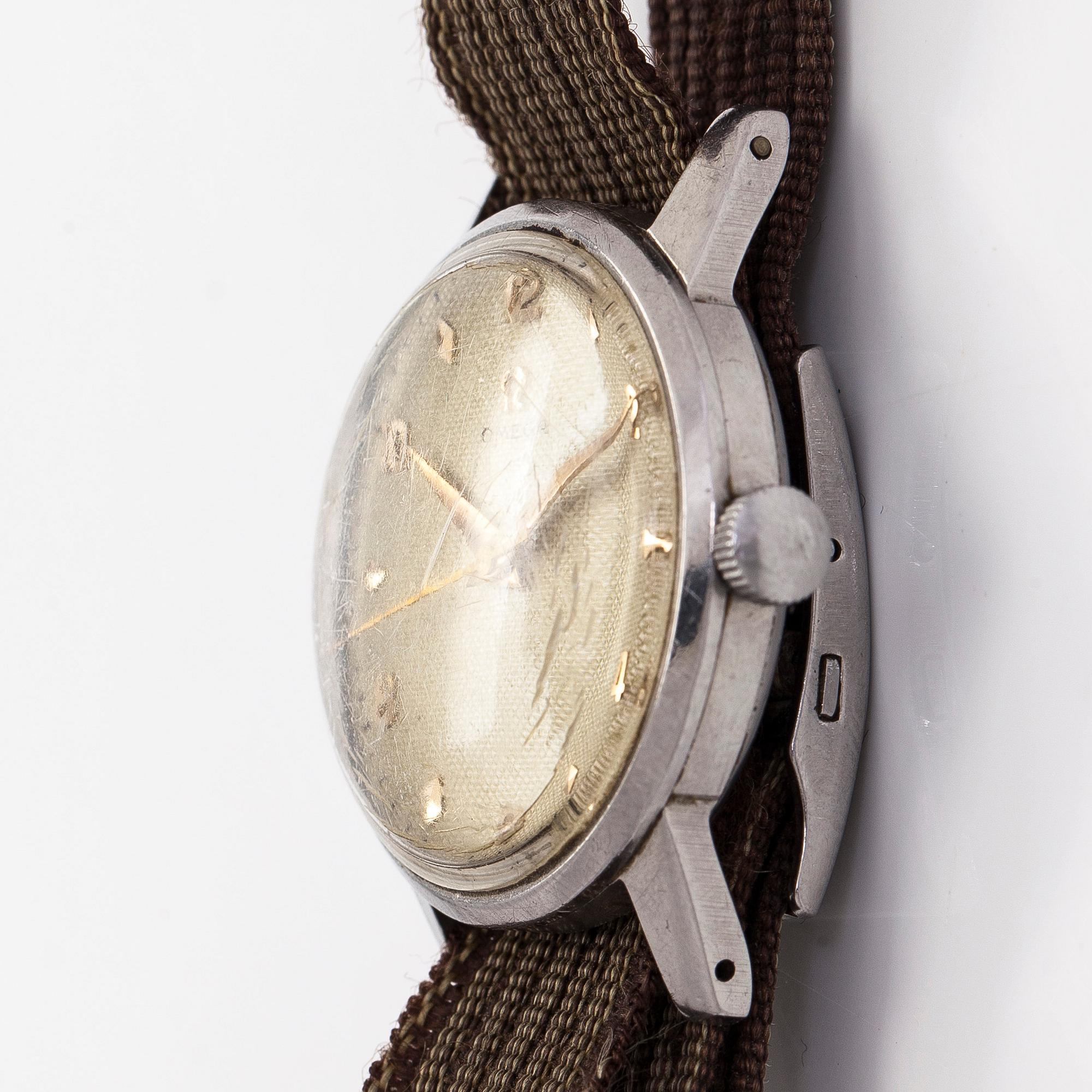 Omega,  Honeycomb dial, wristwatch, 33 mm, steel, manual, plastic crystal, circa 1952.