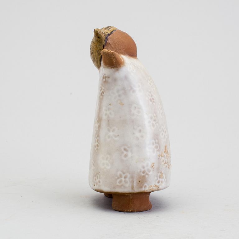 LISA LARSON, figurin i stengods, "Susanna", ur serien "Larsons ungar", Tillverkad på Gustavsberg 1962-1965.