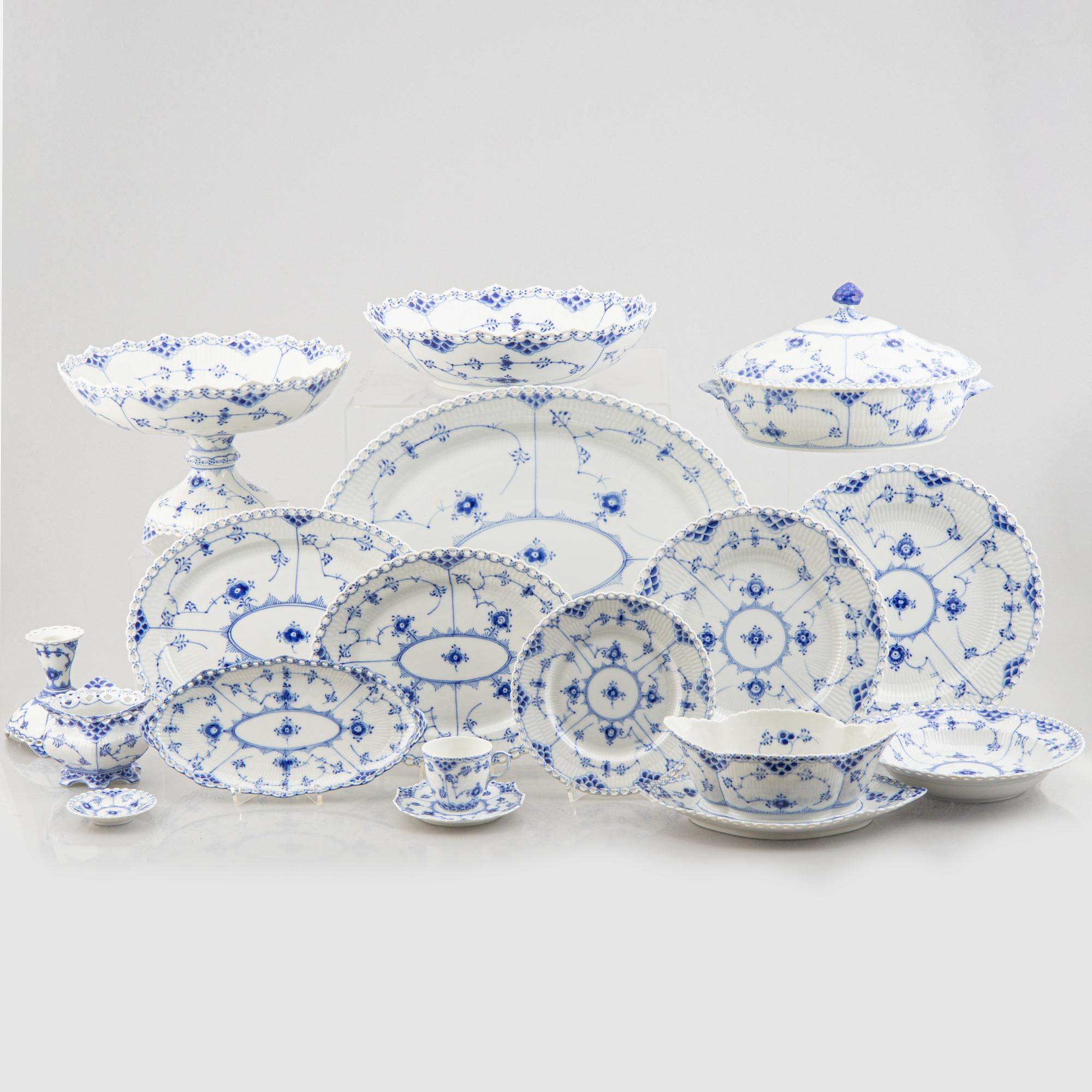 Royal Copenhagen, an 82-piece dinner and coffee service, 'Musselmalet Full Lace', Denmark.